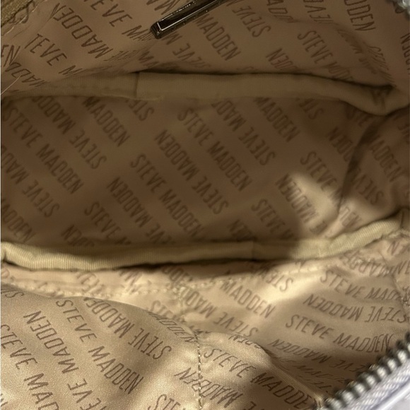 Steve Madden Puffer Logo Camera Bag in Violet/Lilac - Picture 6 of 8